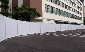 旭東施工圍擋廠家-PVC圍擋在安過(guò)程中有哪些特點(diǎn)？