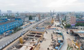 東部快線地鐵14號線明年通車，旭東圍擋廠家為城市安全建設(shè)美麗屏障！